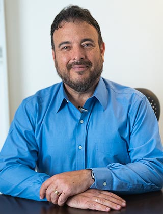 Dr. Eduardo Morales - Oftalmologista Especialista em Cirurgia de Catarata Brasília e BH